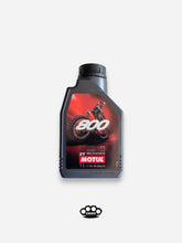 Lade das Bild im Gallery-Viewer, Olio motore Off Road 1L 2T MOTUL 104038 800